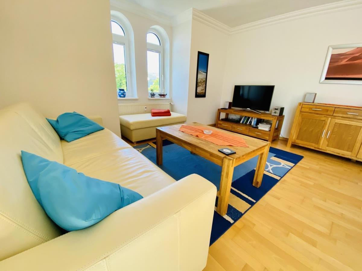 Schiller, Wenige Schritte Zum Strand Rostock Exterior foto